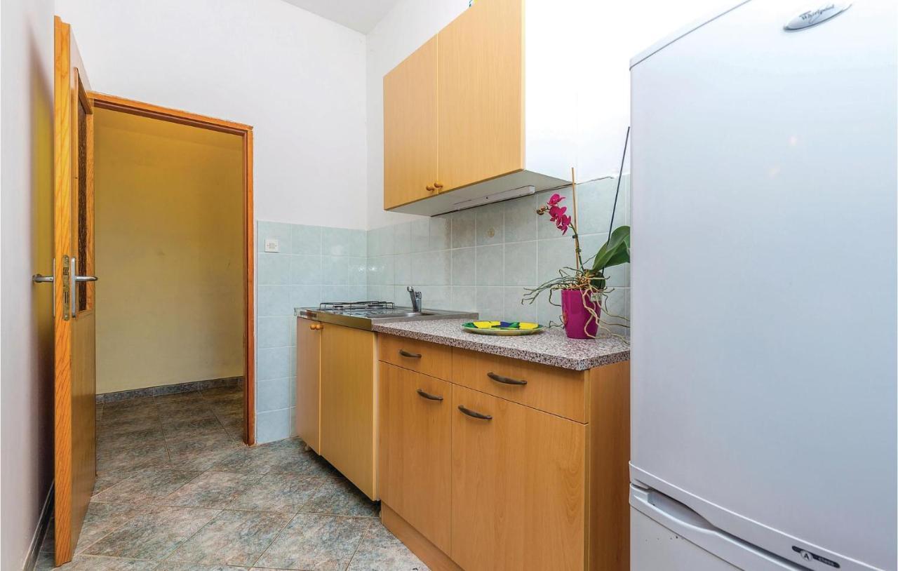 Stunning Apartment In Crikvenica With Kitchen 外观 照片